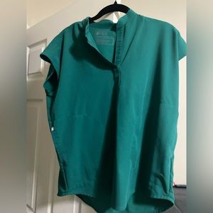 Figs Rafaela shirt. Size XS hunter green.